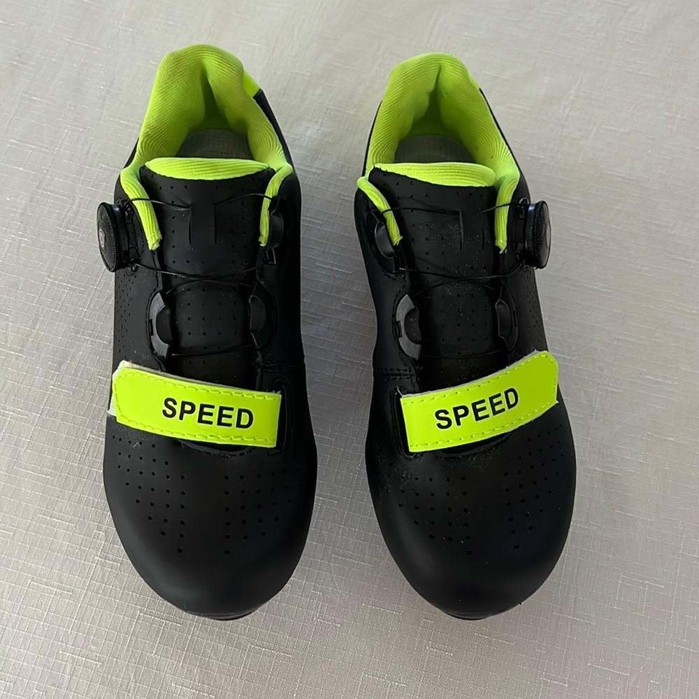 Women/Men’s cycling shoes compatible with Peleton